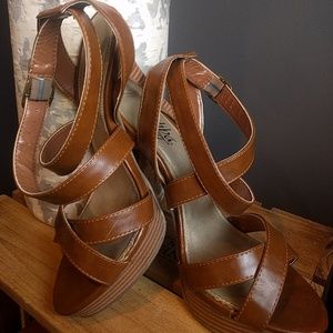 High heel sandals